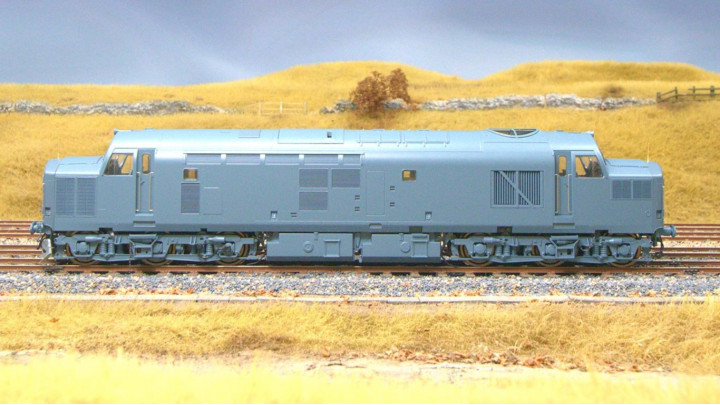 Class 37/0 in BR Green livery with full yellow ends & High-intensity headlight - DCC Ready